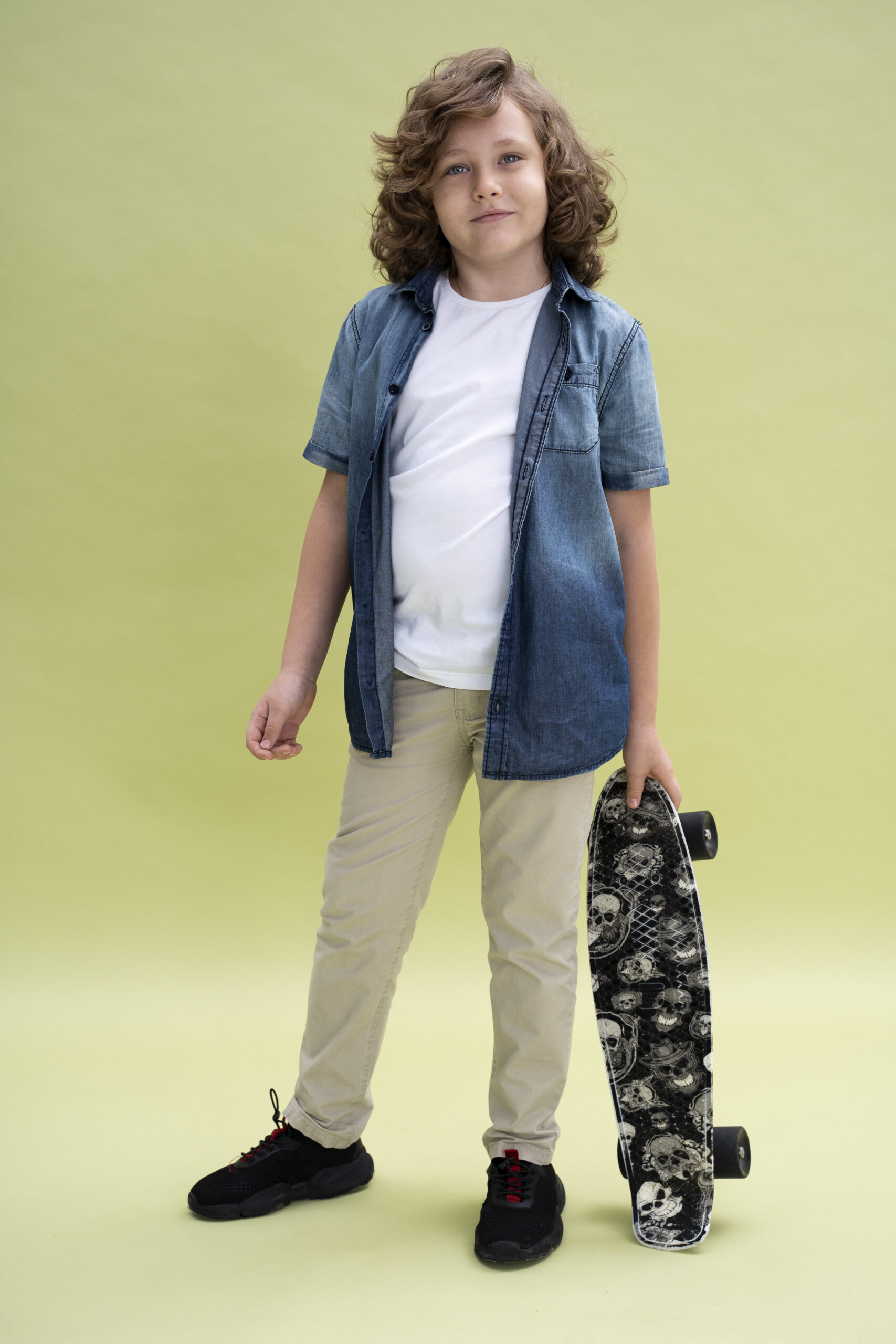 kid-studio-portrait-isolated (1)